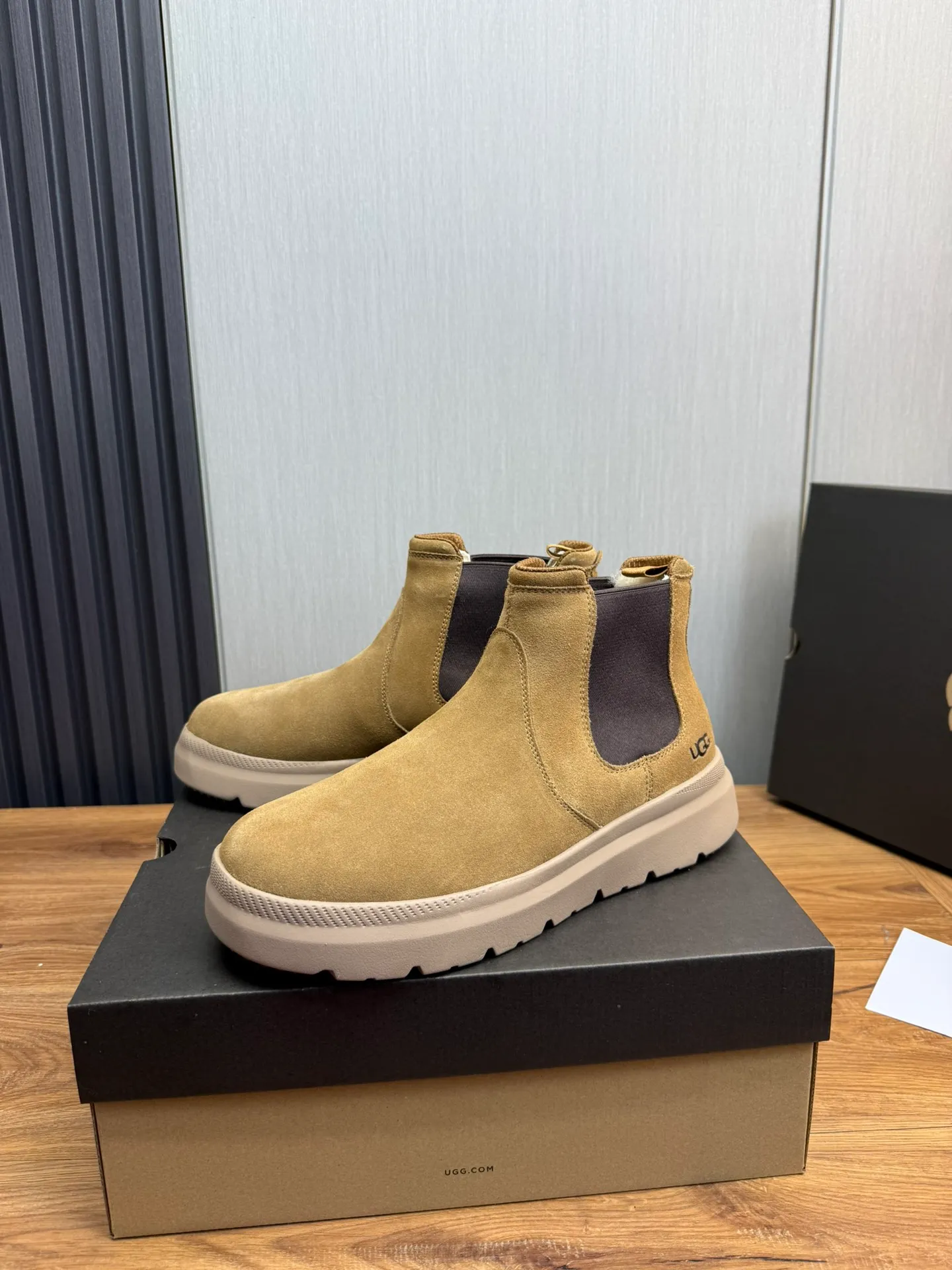 Men's shoes 💰480💰 [UGG] Hot winter warm boots 🐑Purely hand-stitched! Simple and stylish design, frosted cowhide➕Comfortable and warm wool➕UGG original outsole‼ ️Soft and comfortable to wear, good warmth retention, and excellent foot feel. Regular size 41-47